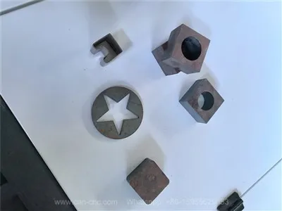 Mostres de tall de metall amb làser de fibra